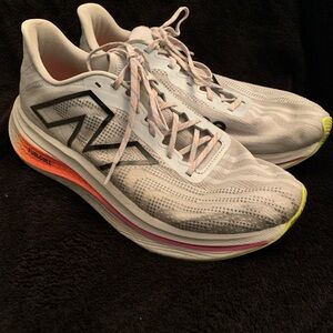 New Balance Supercomp V2